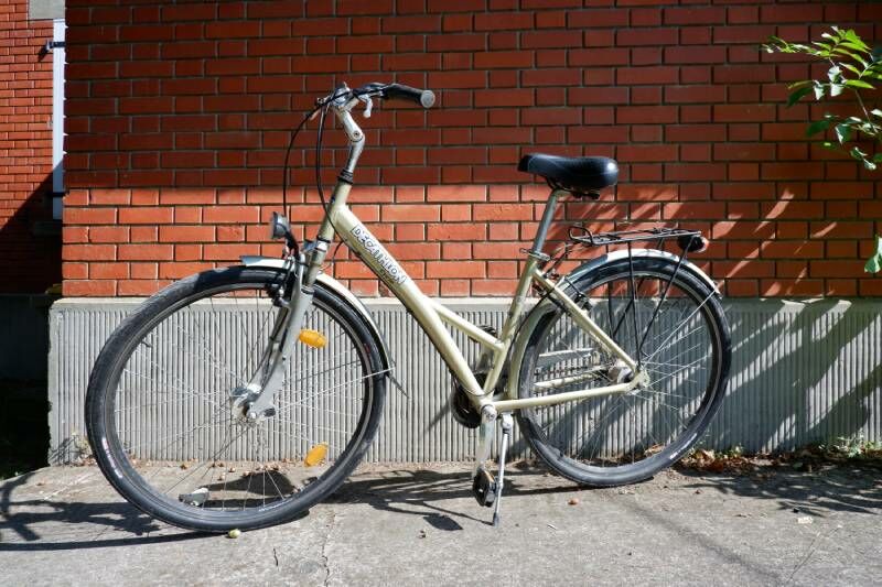 Vélo de ville beige Decathlon